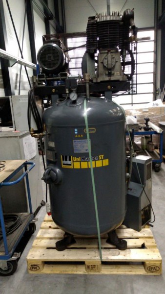 Kolbenkompressor Schneider - Türer Machinery Kauf Verkauf von Gebrauchtmaschinen