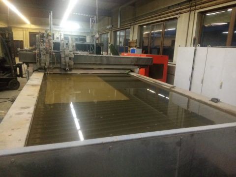 2D Wasserstrahlschneidanlage