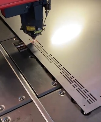 CO2 Laserschneidanlage LC2415 Alpha III